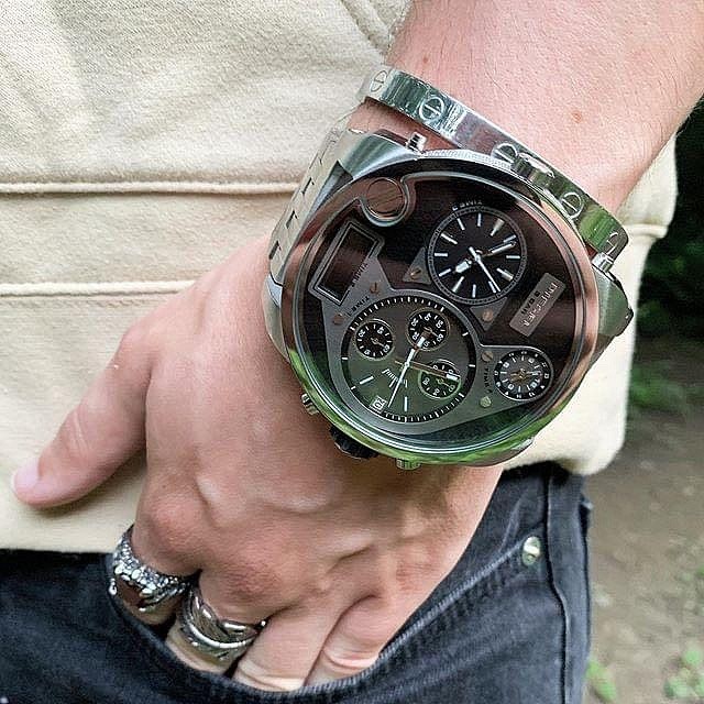 Diesel Super Bad Ass men's stainless steel analog watch DZ7221
