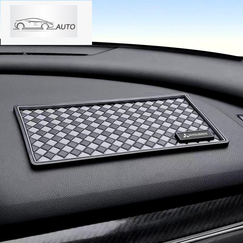แผ่นกันลื่นในรถยนต์ แท่นวางโทรศัพท์ในรถยนต์ สำหรับ Mitsubishi Mirage Triton Attrage Lancer Xpander