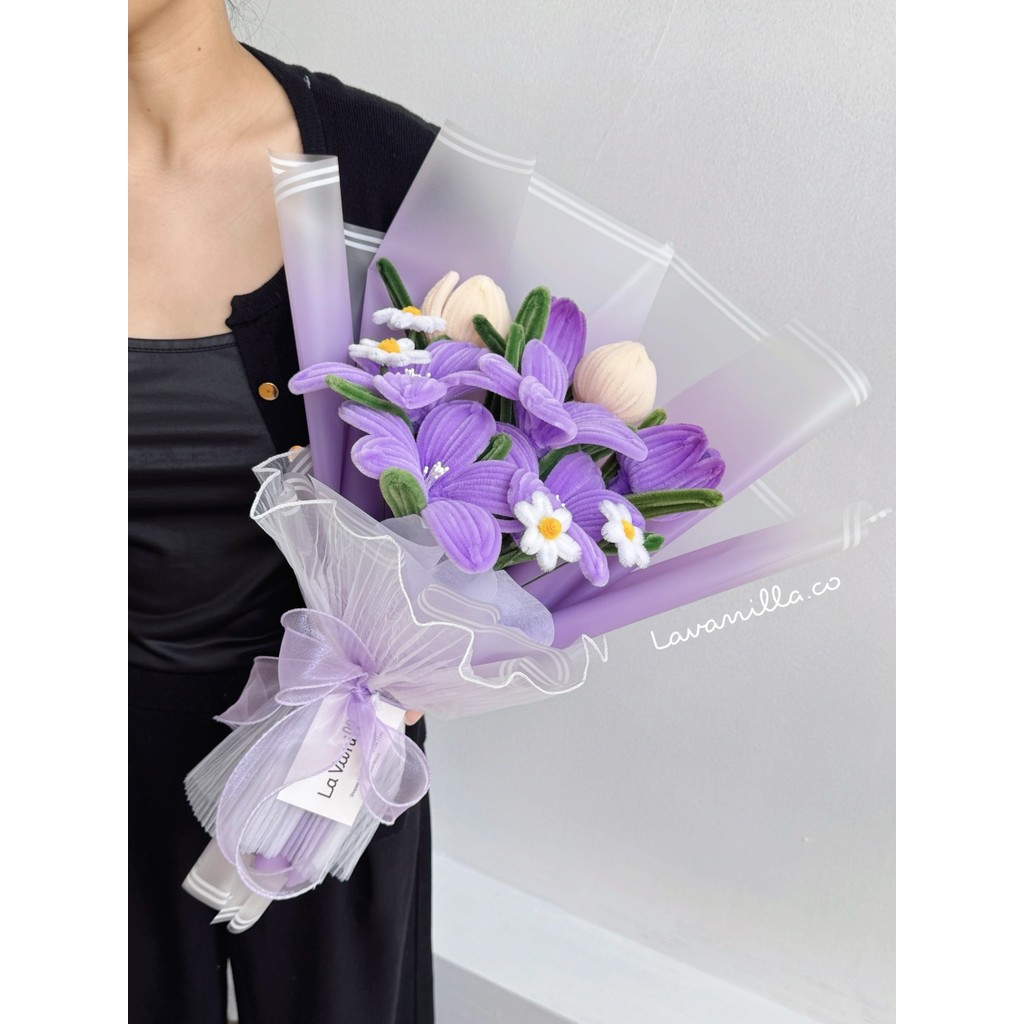 [มีส่งด่วน] ช่อดอกไม้ ช่อดอกลิลลี่ ช่อดอกไม้สีม่วง ขนาดใหญ่ 55 cm. ของขวัญ
