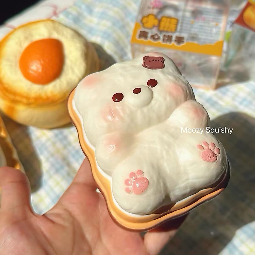 ❤️ใช้โค๊ดลด❤️พร้อมส่ง 🇹🇭 Squishy สกุ๊ชชี่ Chameleon หมีในกล่อง นุ่ม สโล 1 ชิ้น ของแท้
