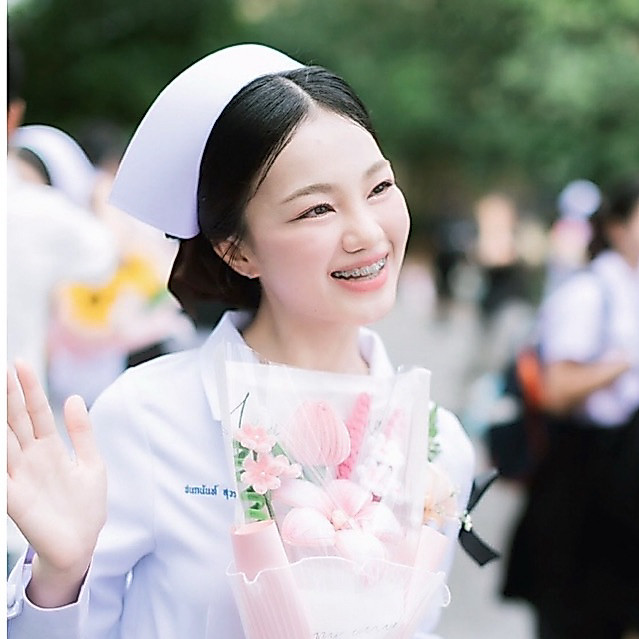 จัดส่งฟรีไม่มีขั้นต่ำ หมวกขาวล้วน สีโอโม่ รูปที่ 3