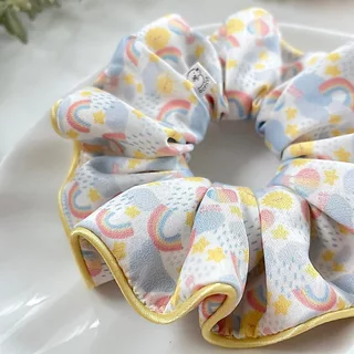 Lamoonist scrunchie • Cherries, bows, and berries