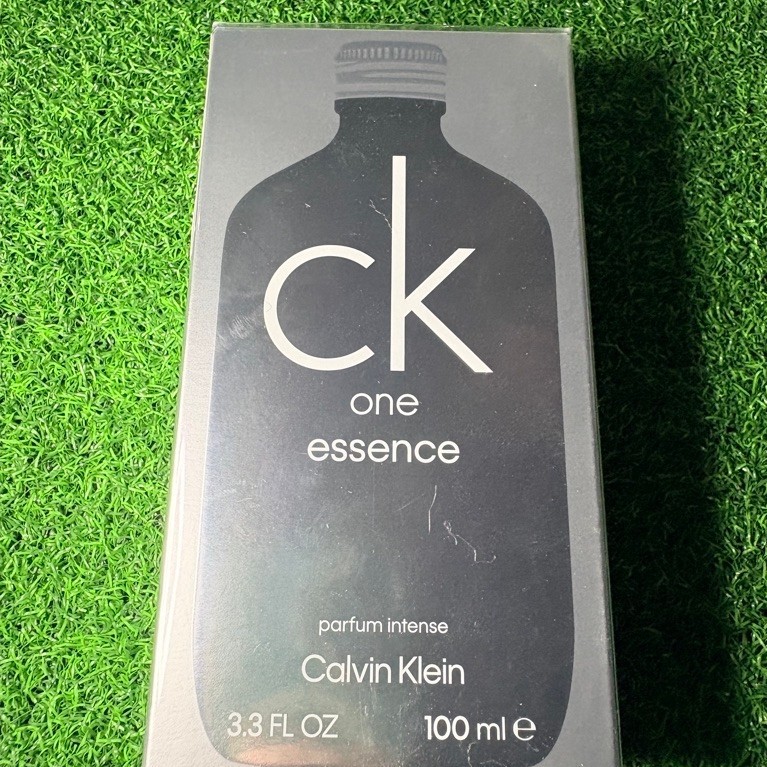 CK one essence parfum 100ml.