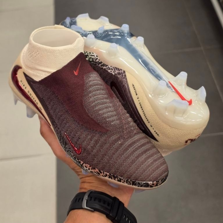 รองเท้าฟุตบอล Nike Phantom 6 High FG NU