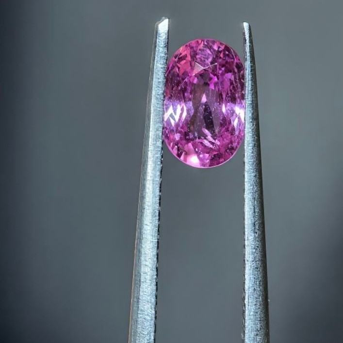 พลอยแซฟไฟร์สีชมพู(พลอยดิบ) 1.179CT