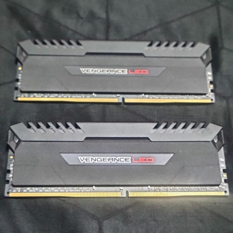 🥳ส่งฟรี Corsair Vengeance Led DDr4  8x2= 16G Bus3000