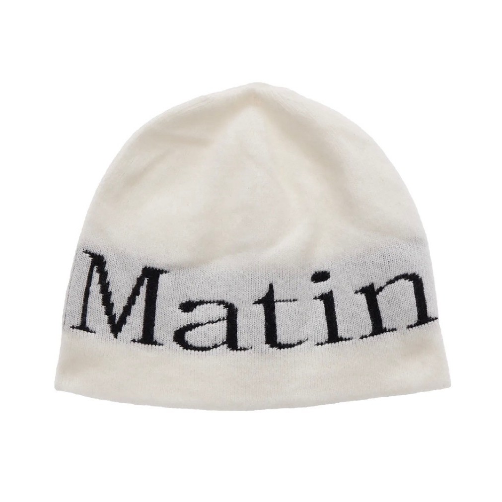 (งานเทียบ 1:1) หมวก Beanie - Matin Kim logo linen short สีขาว , MATIN LOGO SCRIPT BEANIE IN BROWN