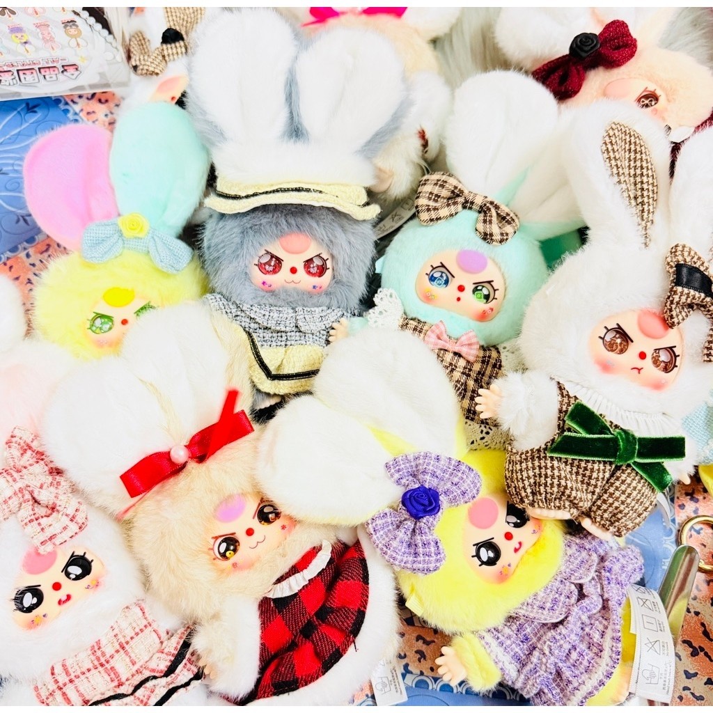 เทโล๊ะ สินค้ามือ1 Oil’s Wardrobe เลือกตัวน้องได้ พวงกุญแจ Baby Three Rabbit อ่านรายละเอียดก่อนสั่งนะคะ