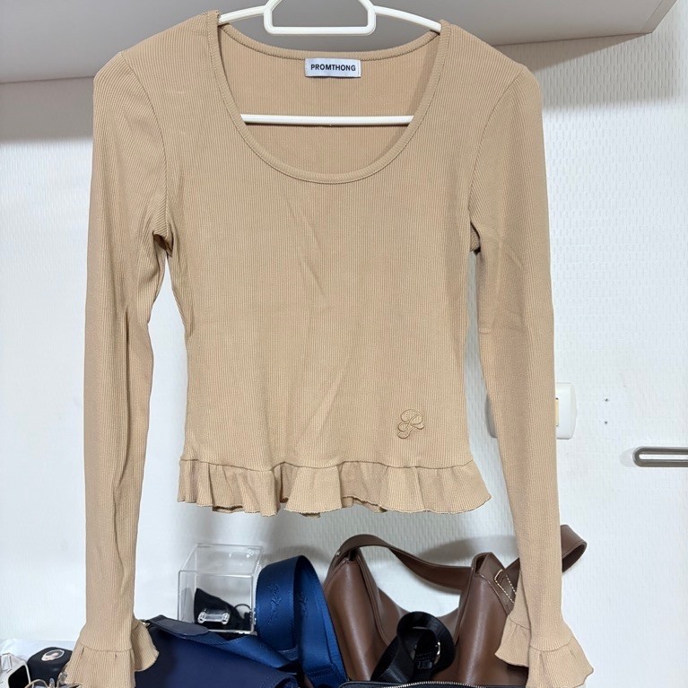 ส่งต่อ เสื้อแขนยาว promthong