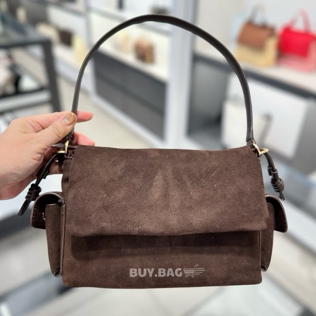CHARLES & KEITH  CK2-20671785-1 กระเป๋าถือหนังกลับรีไซเคิลดีไซน์ฝาปิดแบบย่นพร้อมช่องด้านข้างรุ่น Kha