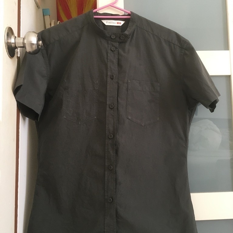 เสื้อเชิ้ตคอจีนสีดำ Uniqlo X tomas maier แท้