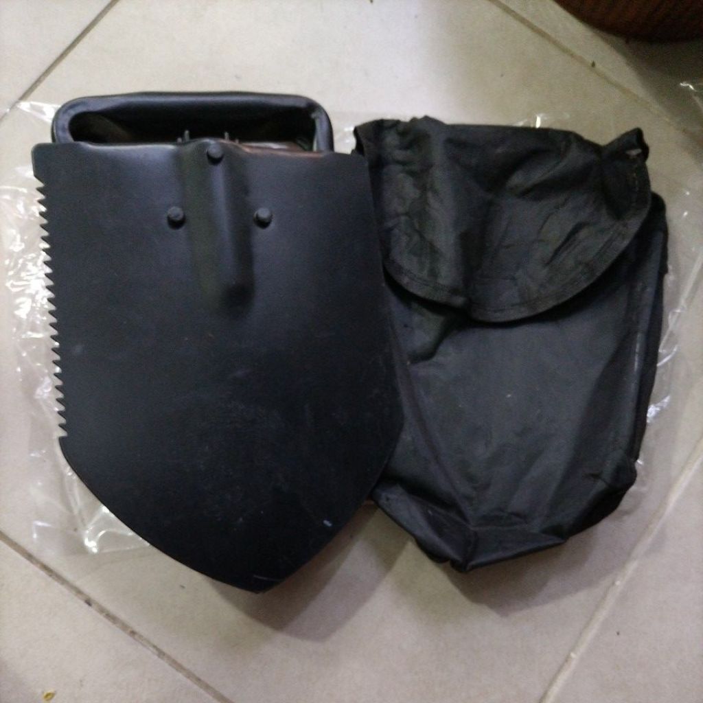 พลั้ว​สนาม​ทหาร​เดินป่า​ออริจินัล​อย่างดี​มาตรฐาน