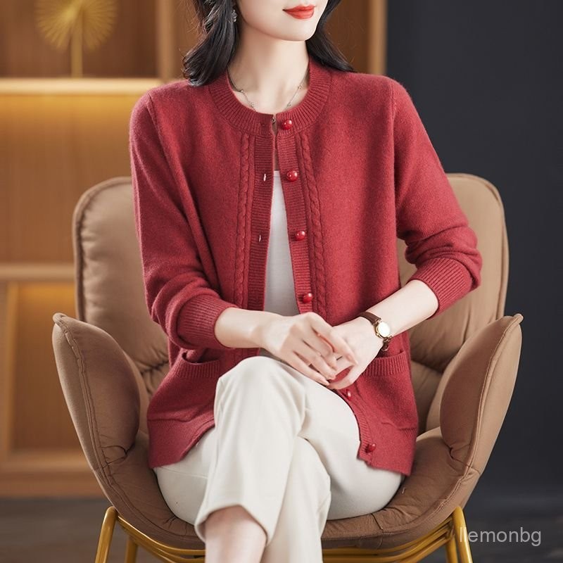 เสื้อกันหนาวคนแก่✨เสื้อคลุมสุดชิค💘◊เสื้อคาร์ดิแกนแม่👚 สีพื้น แฟชั่นใหม่ มีสองกระเป๋า เสื้อหนาวไหมพรม ผ้านิ่มมาก ใส่สบา - รูปที่ 7