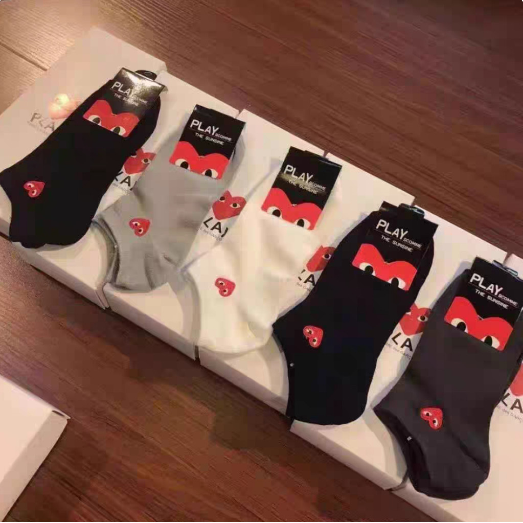 ใหม่PLAY，Rei Kawakubo，CDG，COMME des GARCONS，100% ของแท้นำเข้าจากญี่ปุ่น，  เสื้อผ้าลำลองสำหรับคู่รัก