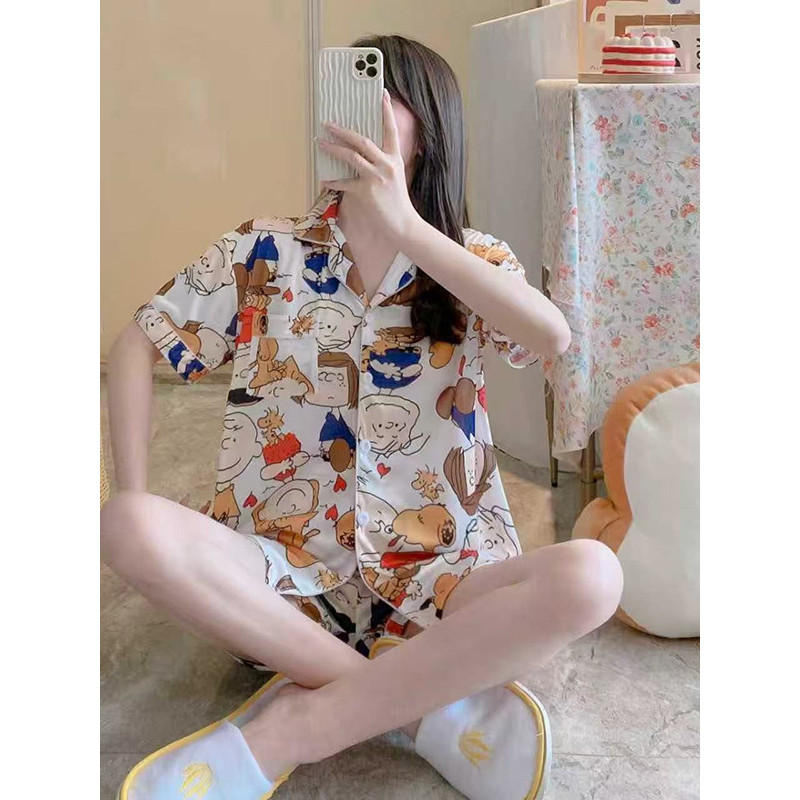 ZB1 HOME  เชตชุดนอนผู้หญิง สินค้าขายดี  ลายการ์ตูนน่ารักมากเวอร์ ลายกราฟิก ชุดนอนคอปก+เเขนสั้น+ขาสั้น เนื้อผ้าคุณภาพดี