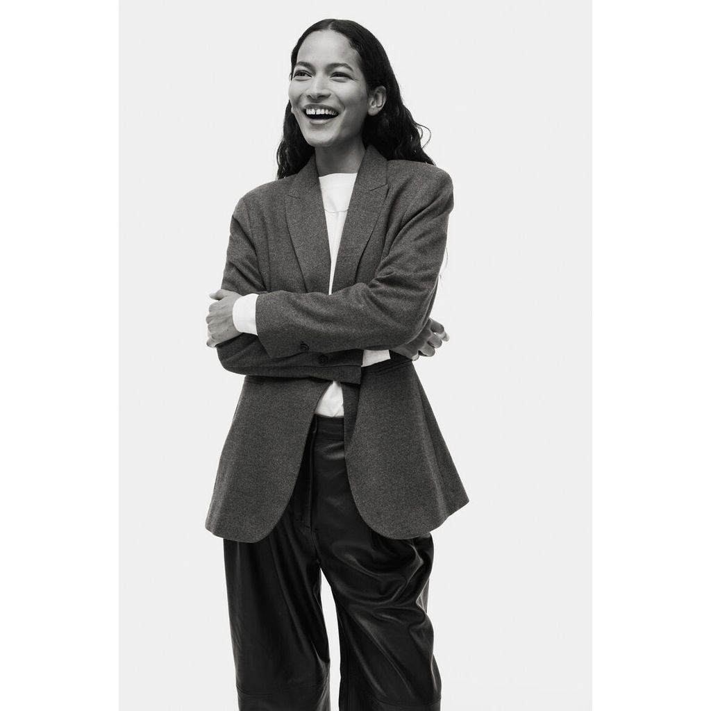 H&M(เอชแอนด์เอ็ม) เบลเซอร์แบบกระดุมแถวเดียว Women Single-breasted blazer 1312981_1