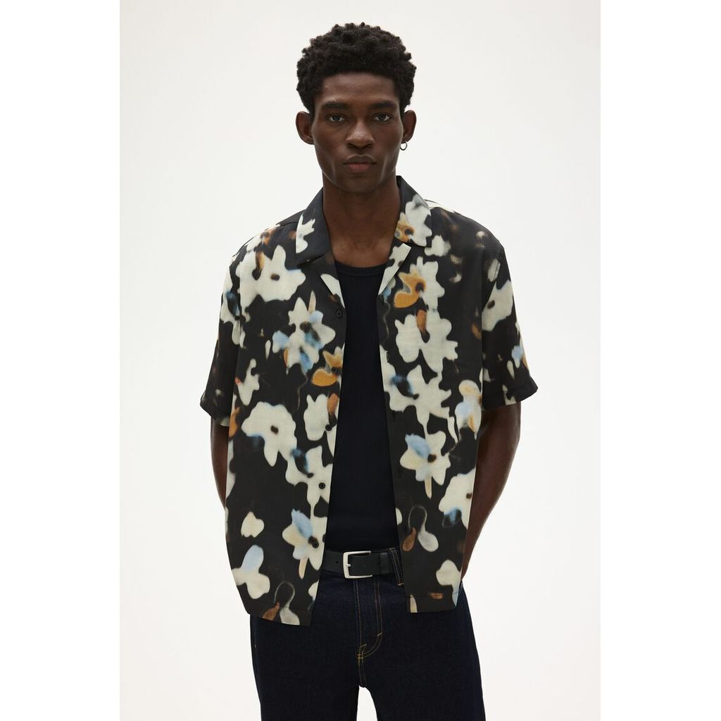 H&M(เอชแอนด์เอ็ม) เสื้อเชิ้ต resort ลายพิมพ์แบบ Regular Fit ผู้ชาย 1289800_2