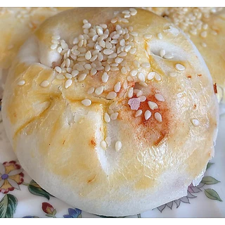 chick & kitchen : พายฮ่องกง แป้งนิ่ม ไขมันต่ำ หวานน้อย หมูแดงฮ่องกง งาดำ เผือกหวานน้อย