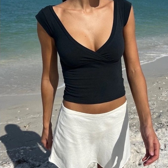 พร้อมส่ง Brandy Melville | Amara Tank - Black