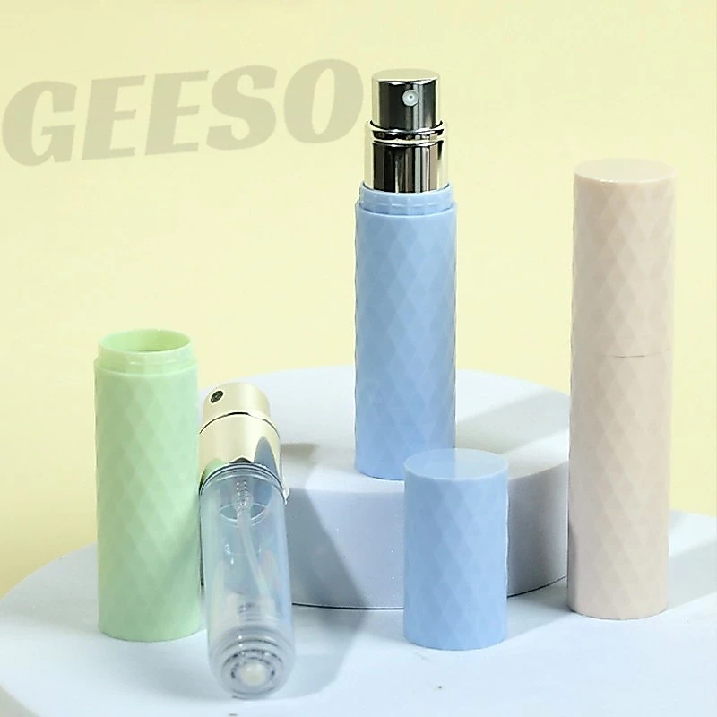 GEESO Portable Perfume Spray Bottle ขวดน้ําหอมเปล่า ขวดแบ่งน้ําหอมพกพา 5ml หัวสเปรย์กดง่าย สําหรับเดินทาง สามารถขึ้นเครื่องบินได้ 香水小样瓶 thumbnail 4