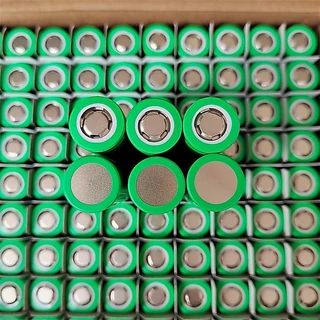 🔥แท้ 100%🔥แบตเตอรี่ 18650 3.7v 2500mAh 12C Li-ion ถ่านชาร์จ ไฟเต็ม แบตใหม่ เกรดA ถ่านชาร์จกำลังสูง Battery