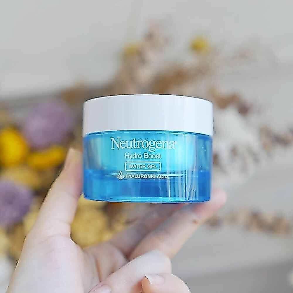 จาก Neutrogena Hydro Boost Water Gel Moisturizer พร้อมกรดไฮยาลูโรนิกสําหรับผิวแห้ง -48g (หอม)