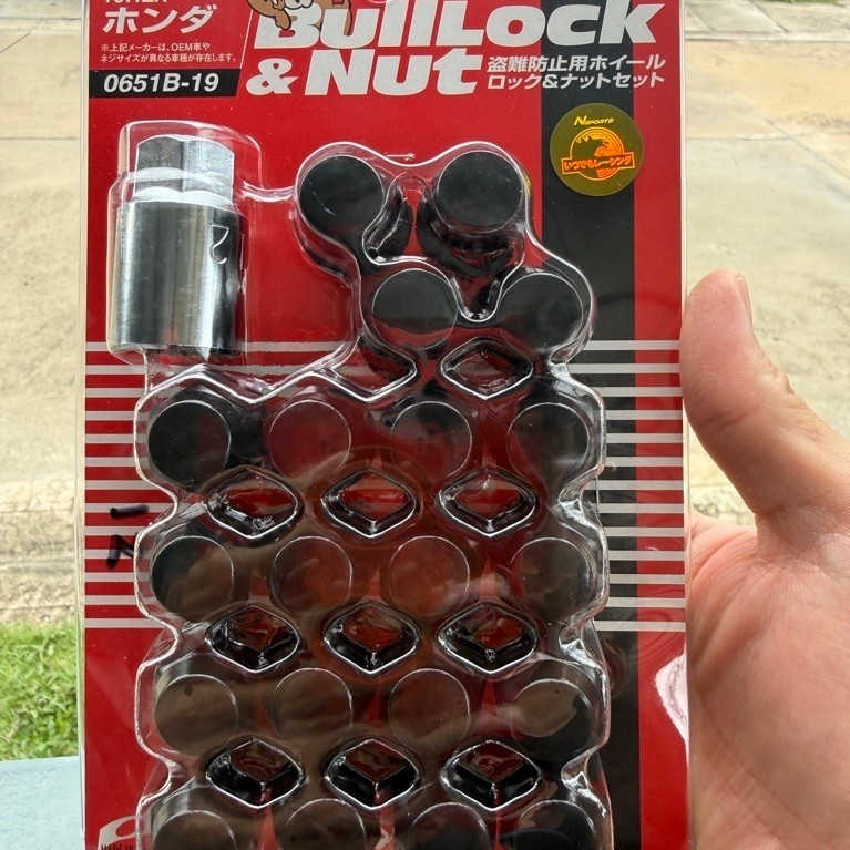 น๊อตล้อ KYO-EI BULLOCK 19HEX แท้ M12 x P1.5 มีใบเสร็จจาก NSPORTS  น๊อต 20 ตัวเป็นนอตกันขโมย 4 ตัวพร้