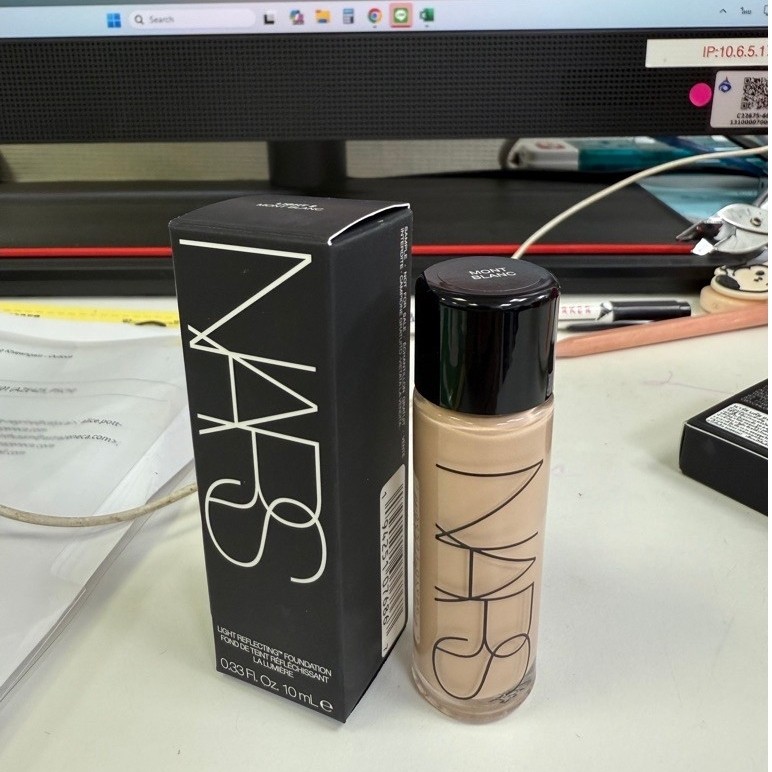 NARS light reflecting foundation 10 ml รองพื้นใหม่ ไม่เคยแกะใช้