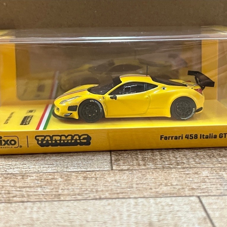 Tarmac Works 1:64 ROAD64 Ferrari 458 Italia GT3