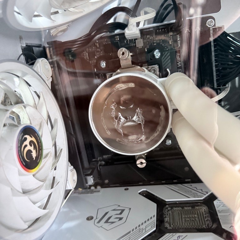 Ryzen 7 9800x3d MB a620i asrock phantom gaming wifi lighting