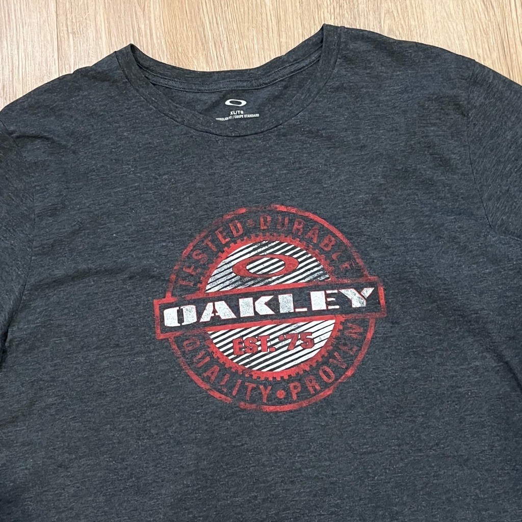 (030908) เสื้อยืด Oakley size XL