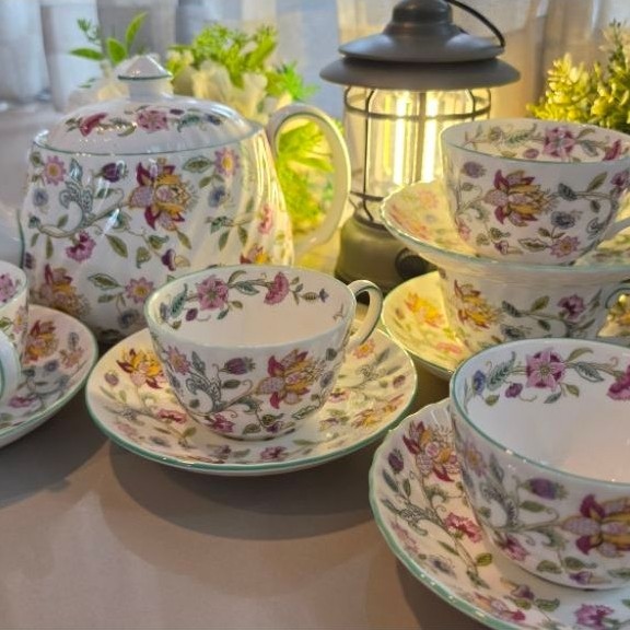minton green England สวยพร้อมกา และ แก้วกาแฟทั้งหมด 5 ชุดค่ะ