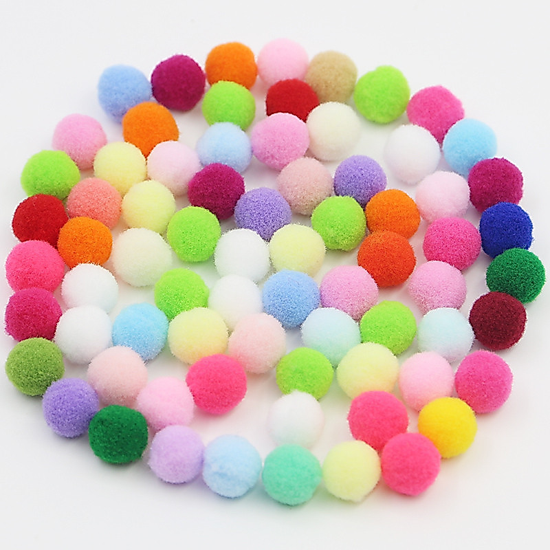 100ชิ้น/แพ็ค15มิลลิเมตรกว้างที่มีสีสันขนาดเล็กขนบอลยืดหยุ่นสูงตุ๊กตาบอลคริสต์มาสปีใหม่พรรควันหยุดตกแต่งฉากตกแต่งต้นคริสต์มาสเครื่องแต่งกาย ทําเอง