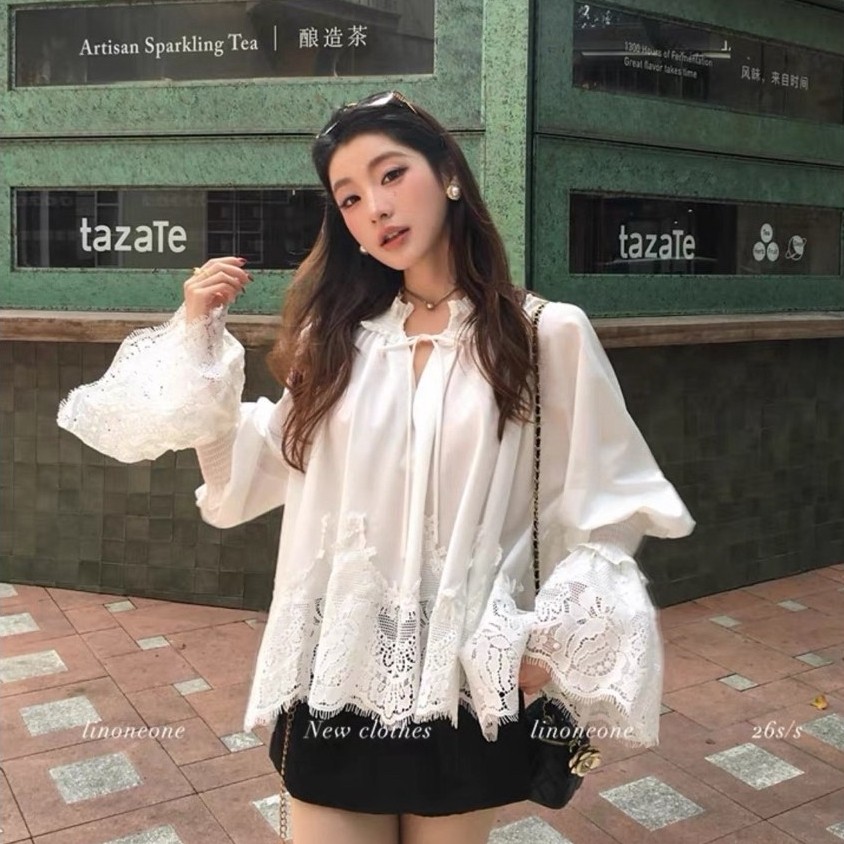 เสื้อเชิ้ตผ้าคอตตอนคอปีน แขนกระดิ่งลูกไม้