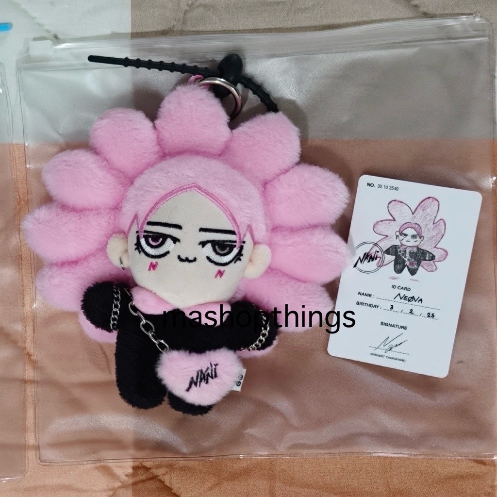 พร้อมส่ง - Neona Doll Keychain