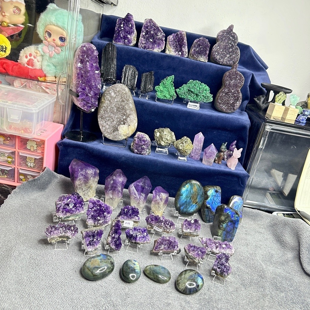 หินดิบแท้ Labradorite/ Amethyst / Malachite / Pyrite / Black tourmaline