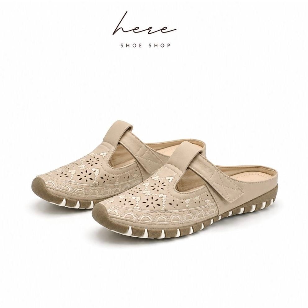 รองเท้าสวมเปิดส้นเท้าปักลายสวยหนังนุ่มใส่สบายเท้าพร้อมพื้นกันลื่น  by here_shoe_shop