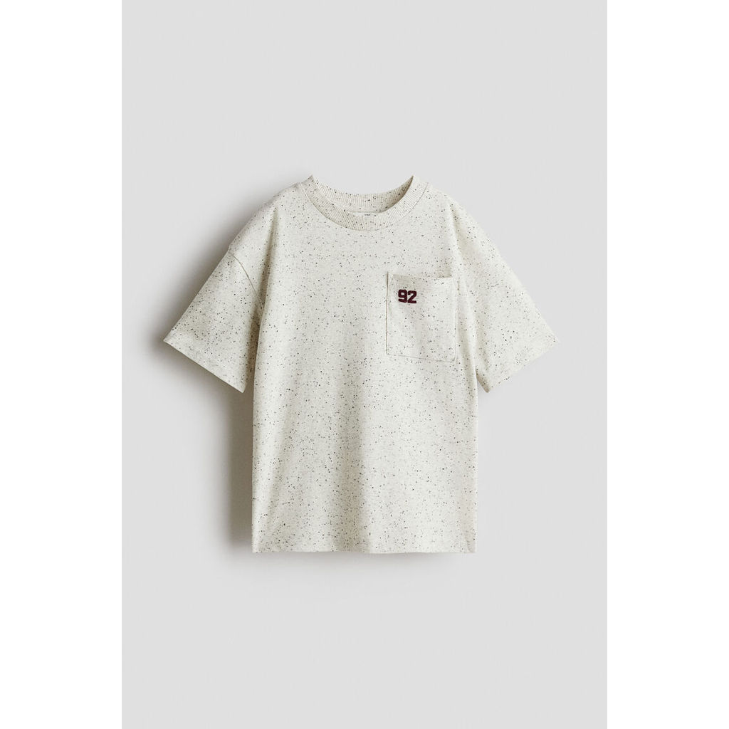 H&M(เอชแอนด์เอ็ม) เสื้อยืดผ้าฝ้ายตกแต่งลายปัก Boys Embroidery-detail cotton T-shirt 1311234_1