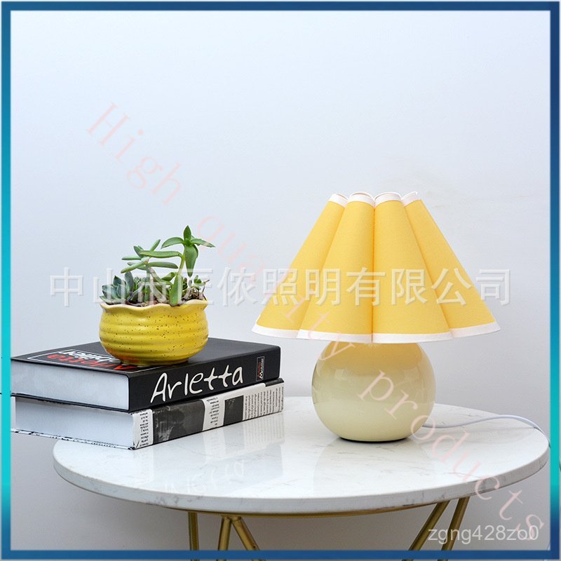Korean Style Creative Petal Girly Cream Color Ceramic Internet Celebrity Photography Lighting Bedroo