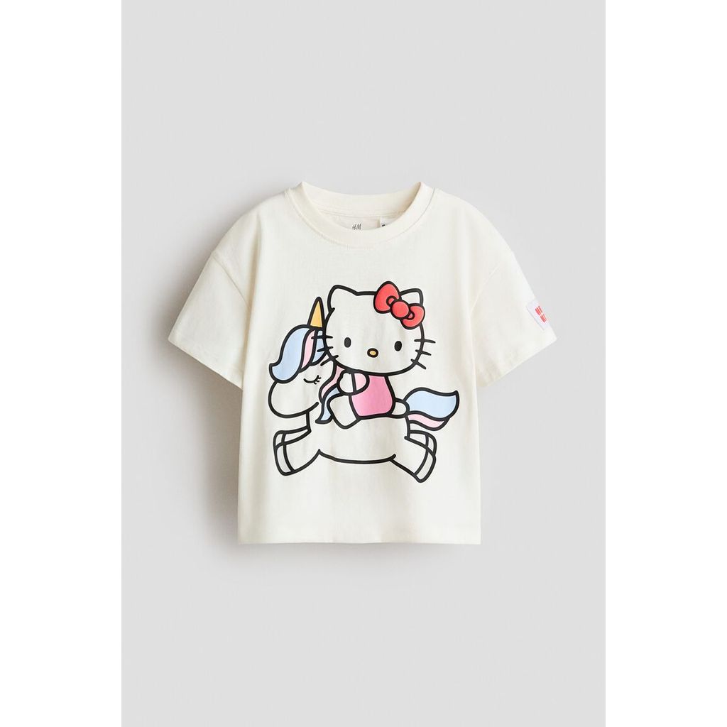 H&M(เอชแอนด์เอ็ม) เสื้อยืดผ้าฝ้ายพิมพ์ลาย Girls Print-motif cotton T-shirt 1326349_1