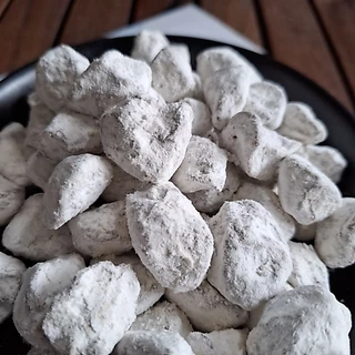 บ๊วยเค็มป้าแต๋ว ขนาด500กรัม รสชาติเค็มนำตามด้วยความหวานห่างๆ อร่อยน้ำลายสอ ชุ่มคอ บ๊วยฟูจิ บ๊วยเค็มแท้