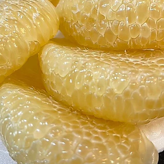 ส้มโอขาวใหญ่ ผิวธรรมชาติ จากสวน Size Jumbo : 1.9 - 2 kg