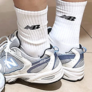ถุงเท้ากีฬา สีขาว สไตล์ NB ใส่สบาย ส่งจากไทย!! ฟรีไซส์ 36-45 ใส่ได้ (1 คู่)