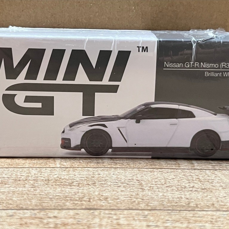 MINI GT No.1045 Nissan GT-R Nismo (R35) 2024