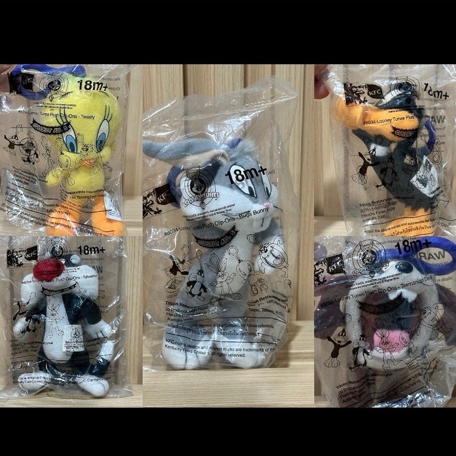 ใหม่ในแพ๊กครบเซ็ท5ตัว Rare พกจ. ตุ๊กตาืLooney Tunes x KFC ลูนี่ทูนส์ ครบ 5 แบบ ขนาด 4 นิ้ว