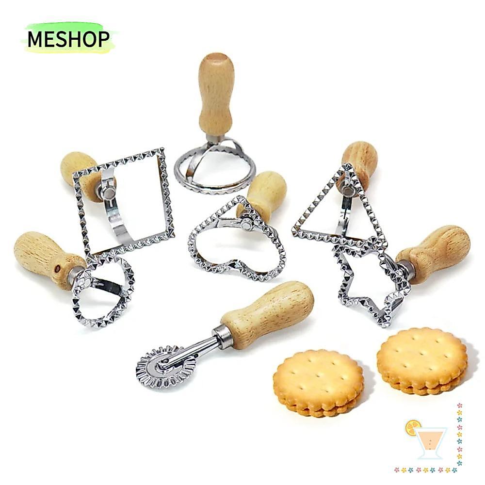 MESHOPTH Ravioli Maker Mold, Baking Tool with Wooden Handle Pastry Press Mold, Manual Dumpling Lace 