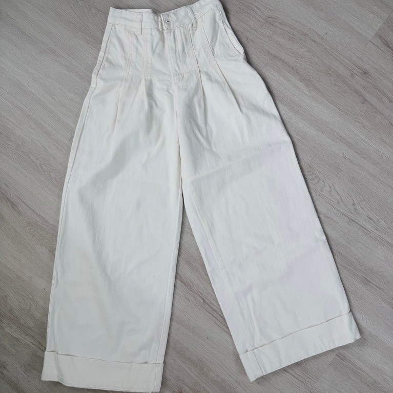 ส่งต่อ กางเกงBeggy jean ป้าย Studio x 2 / Very New