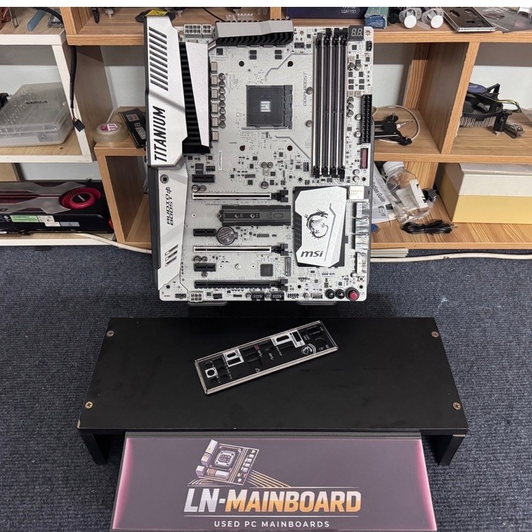 [Mainboard มือสอง]MSI X370 XPower Gaming Titanium AM4 มือแค่ตัวบอร์ดกับฝาหลังครับ