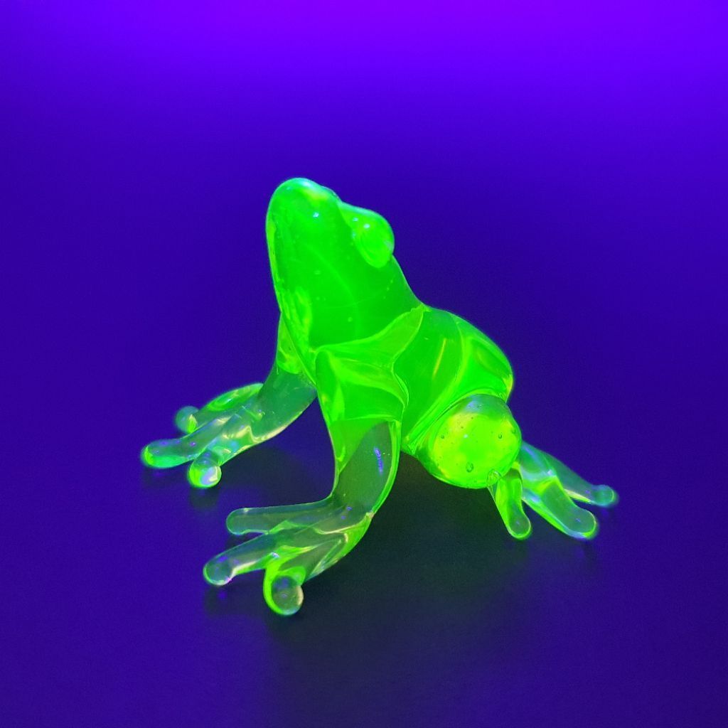 กบแก้วยูเรเนียม งานเป่าแก้วด้วยมือ Uranium Glass Frog เรืองแสง UV 365/395nm ของสะสม