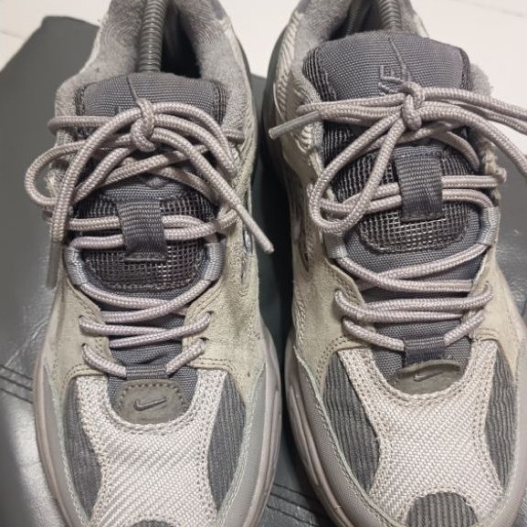 รองเท้าผ้าใบ Nike M2K  ไซต์ 42/26.5 ไม่มีกล่อง